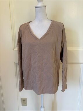 Wishlist Quilted V-Neck Pullover - Taupe